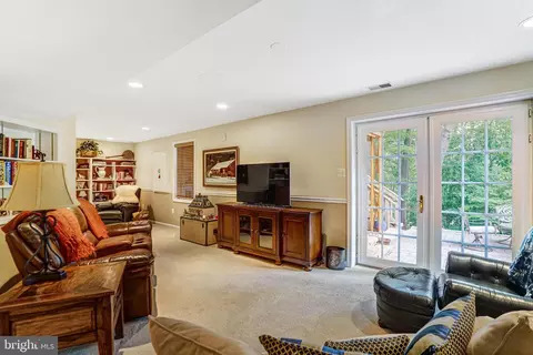 6815 Bluecurl Cir, Springfield, VA 22152 photo 32
