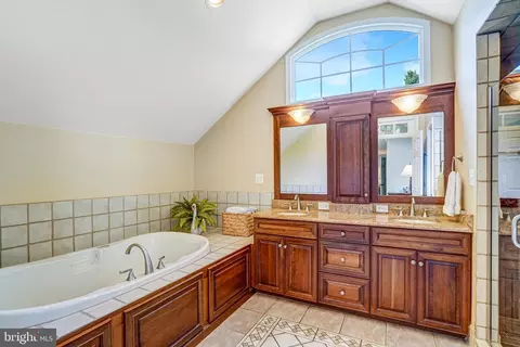 6815 Bluecurl Cir, Springfield, VA 22152 photo 26