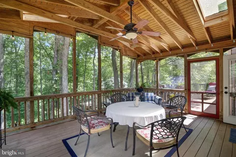 6815 Bluecurl Cir, Springfield, VA 22152 photo 16
