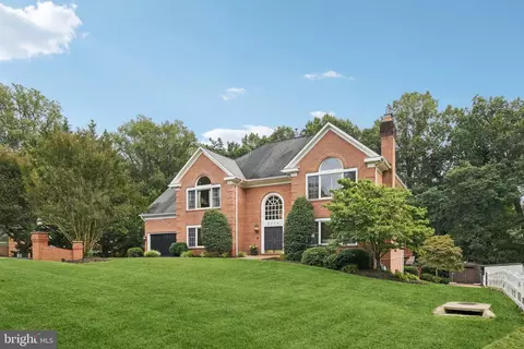 2716 Silkwood Ct, Oakton, VA 22124