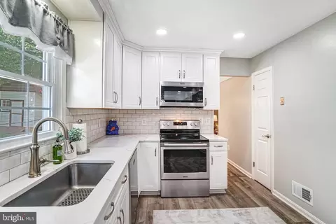 7704 Tower Woods Dr, Springfield, VA 22153 photo 14