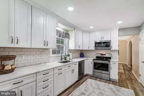 7704 Tower Woods Dr, Springfield, VA 22153 photo 13