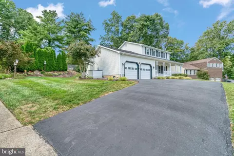 7704 Tower Woods Dr, Springfield, VA 22153 photo 2