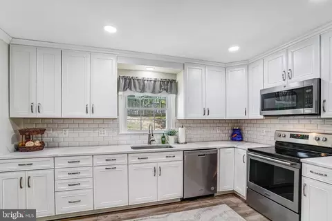 7704 Tower Woods Dr, Springfield, VA 22153 photo 12