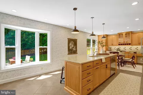 7206 Joshua Tree Ln, Springfield, VA 22152 photo 12
