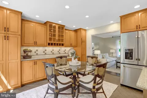 7206 Joshua Tree Ln, Springfield, VA 22152 photo 8