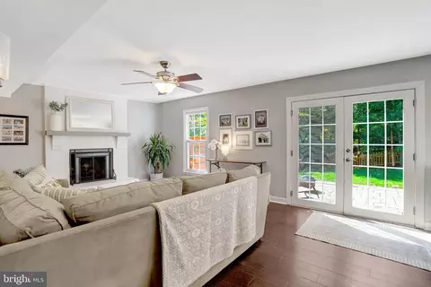 7206 Joshua Tree Ln, Springfield, VA 22152 photo 14