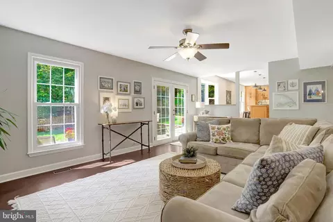7206 Joshua Tree Ln, Springfield, VA 22152 photo 16