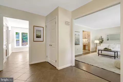 7206 Joshua Tree Ln, Springfield, VA 22152 photo 4
