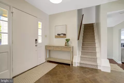 7206 Joshua Tree Ln, Springfield, VA 22152 photo 3