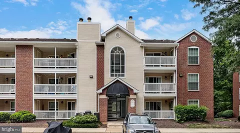 1538 Lincoln #302, Mclean, VA 22102