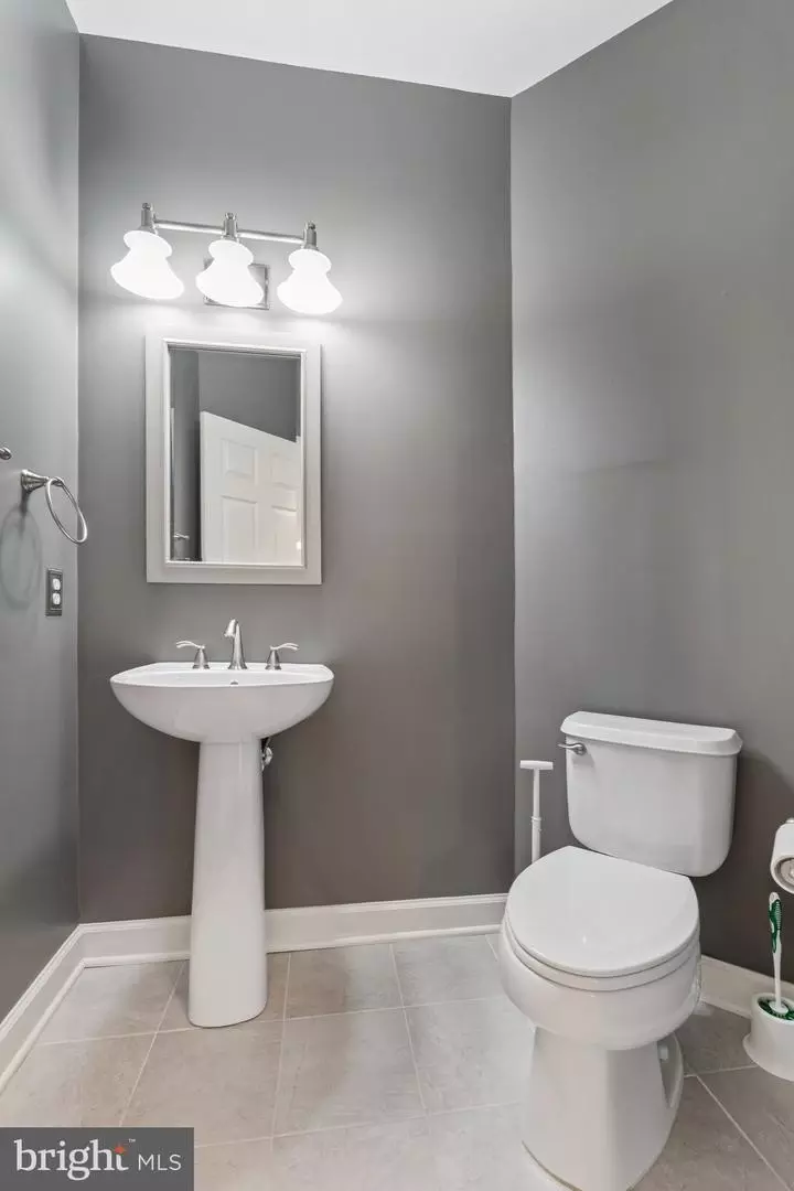 Bath - 12505 Ridgegate Dr, Herndon, VA 20170 photo 1 of 5