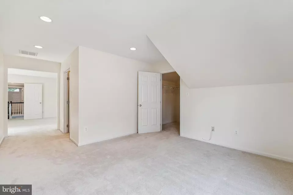 Bedroom - 12505 Ridgegate Dr, Herndon, VA 20170 photo 2 of 8
