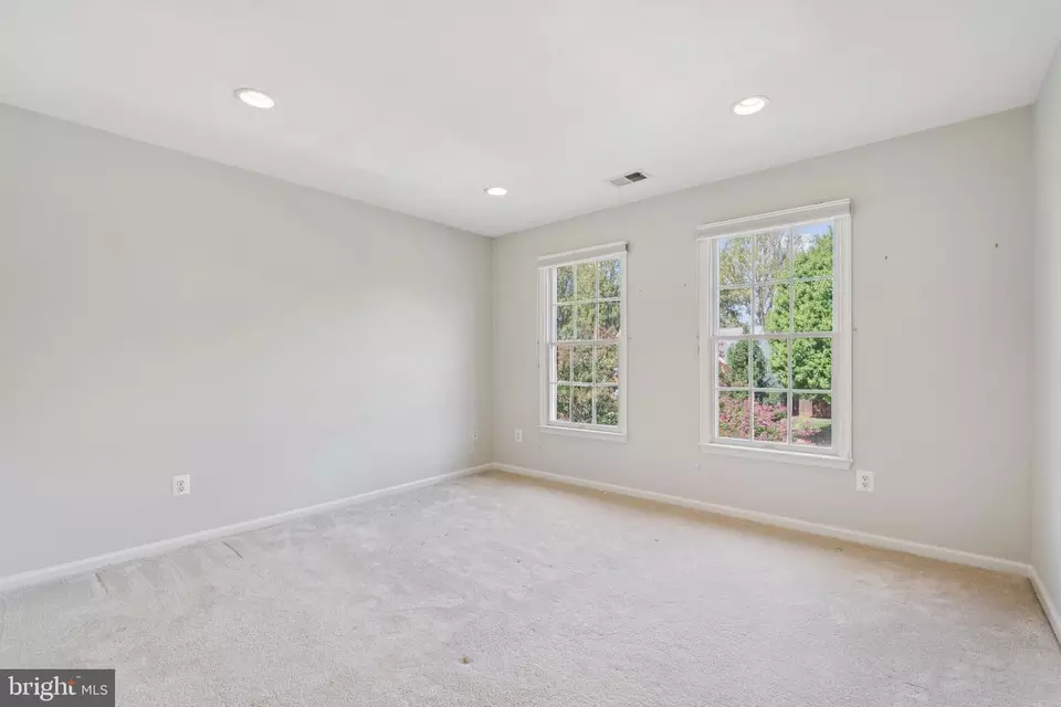 Bedroom - 12505 Ridgegate Dr, Herndon, VA 20170 photo 7 of 8