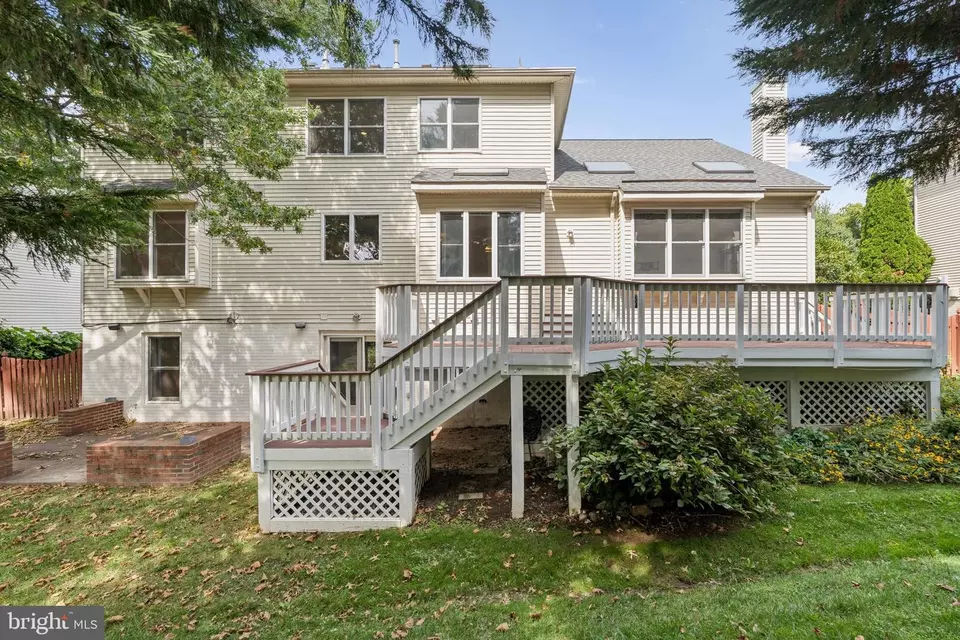 Exterior - 12505 Ridgegate Dr, Herndon, VA 20170 photo 4 of 13