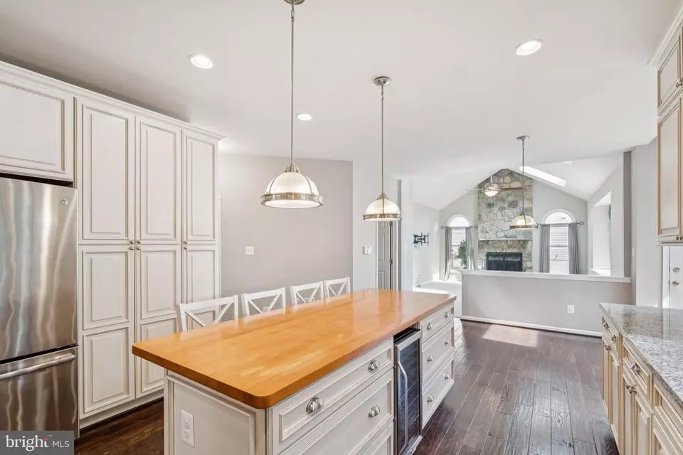 Kitchen - 12505 Ridgegate Dr, Herndon, VA 20170 photo 4 of 5