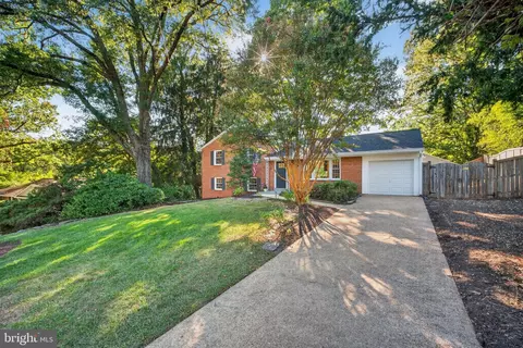6705 Kenmont Pl, Springfield, VA 22152 photo 3