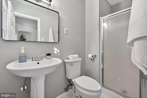 6705 Kenmont Pl, Springfield, VA 22152 photo 39