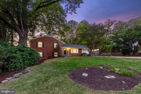 6705 Kenmont Pl, Springfield, VA 22152 photo 10