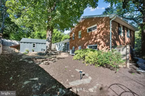 6705 Kenmont Pl, Springfield, VA 22152 photo 4