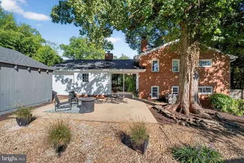 6705 Kenmont Pl, Springfield, VA 22152 photo 6