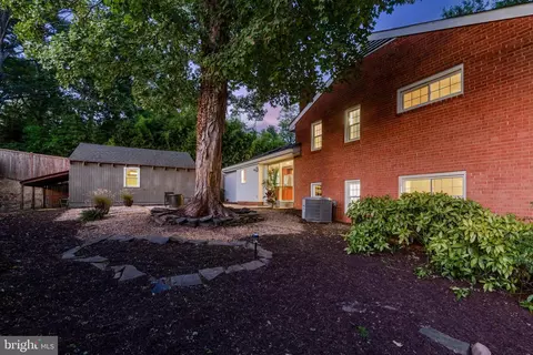 6705 Kenmont Pl, Springfield, VA 22152 photo 13