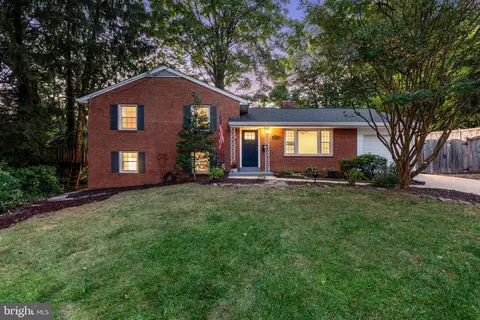 6705 Kenmont Pl, Springfield, VA 22152 photo 2