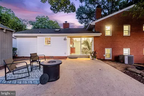 6705 Kenmont Pl, Springfield, VA 22152 photo 17
