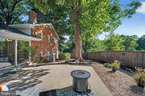6705 Kenmont Pl, Springfield, VA 22152 photo 5
