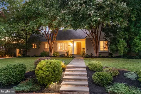 1504 Lafayette Dr, Alexandria, VA 22308