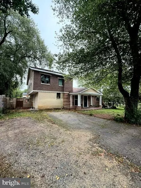 3610 Elmwood Dr, Alexandria, VA 22303