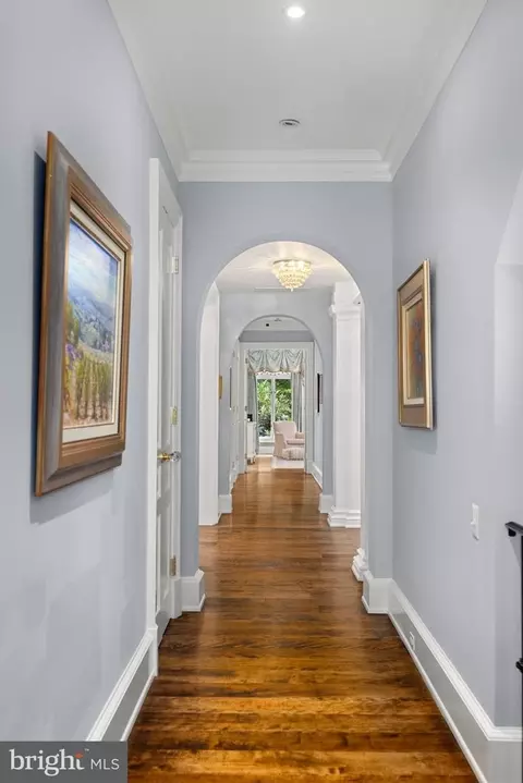 Entry Way - 1111 Crest Ln, Mclean, VA 22101 photo 3 of 7