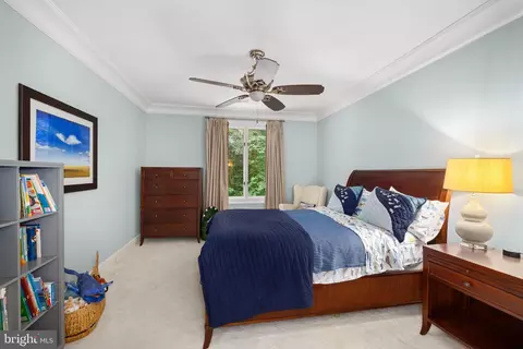 Bedroom - 1111 Crest Ln, Mclean, VA 22101 photo 4 of 6