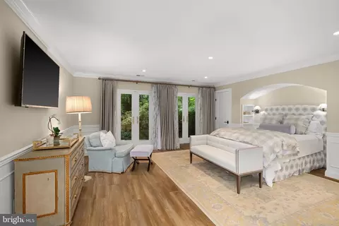 Bedroom - 1111 Crest Ln, Mclean, VA 22101 photo 6 of 6