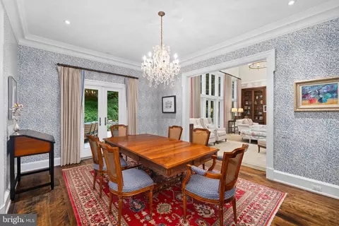Dining - 1111 Crest Ln, Mclean, VA 22101 photo 4 of 4