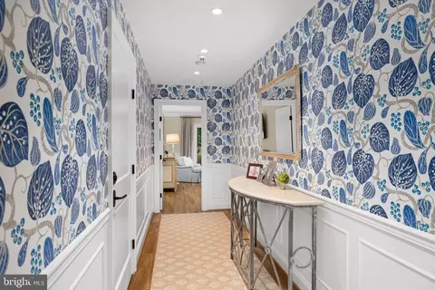 Entry Way - 1111 Crest Ln, Mclean, VA 22101 photo 6 of 7