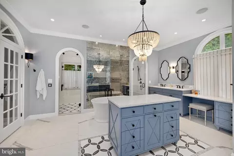 Bath - 1111 Crest Ln, Mclean, VA 22101 photo 1 of 10