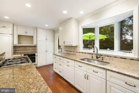 Kitchen - 603 3rd St, Herndon, VA 20170 photo 4 of 11