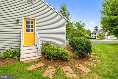 Exterior - 603 3rd St, Herndon, VA 20170 photo 11 of 19