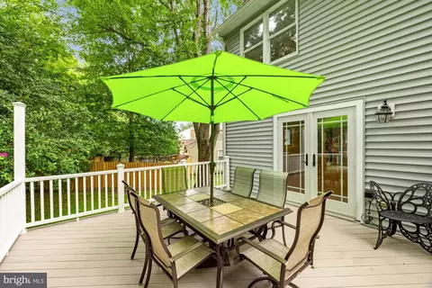 Exterior - 603 3rd St, Herndon, VA 20170 photo 7 of 19
