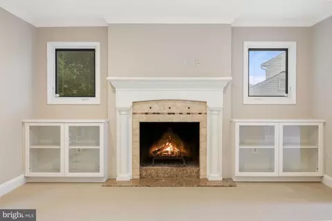 Living - 603 3rd St, Herndon, VA 20170 photo 8 of 10