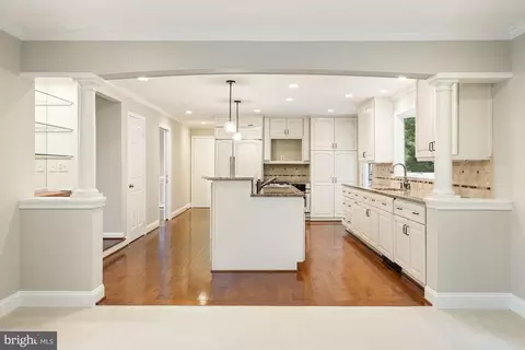 Entry Way - 603 3rd St, Herndon, VA 20170 photo 1 of 11