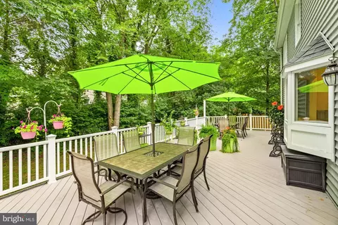 Exterior - 603 3rd St, Herndon, VA 20170 photo 4 of 19