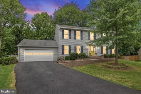 603 3rd St, Herndon, VA 20170