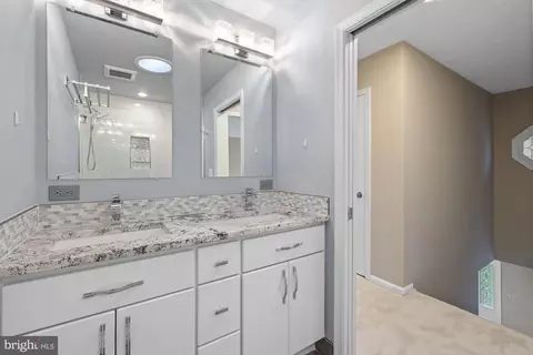 Bath - 603 3rd St, Herndon, VA 20170 photo 7 of 7