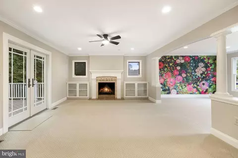 Living - 603 3rd St, Herndon, VA 20170 photo 1 of 10