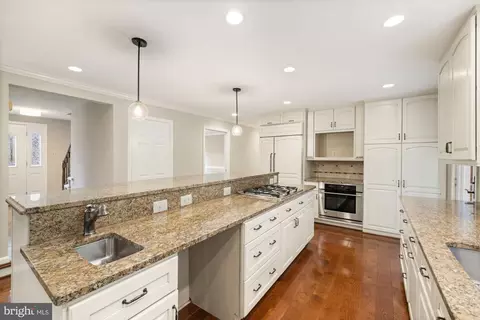 Kitchen - 603 3rd St, Herndon, VA 20170 photo 5 of 11