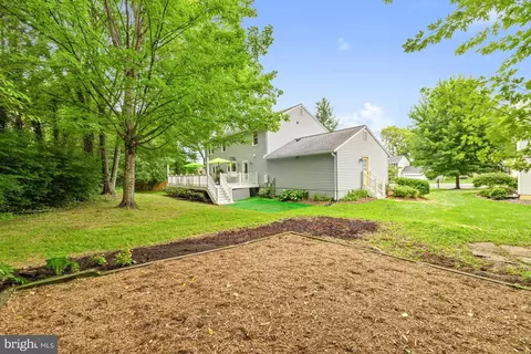 Exterior - 603 3rd St, Herndon, VA 20170 photo 14 of 19