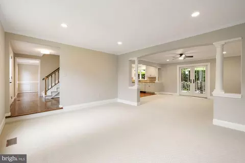 Living - 603 3rd St, Herndon, VA 20170 photo 4 of 10