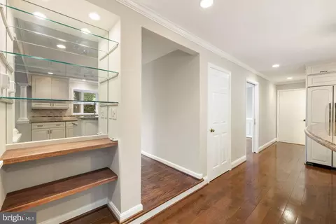 Entry Way - 603 3rd St, Herndon, VA 20170 photo 5 of 11